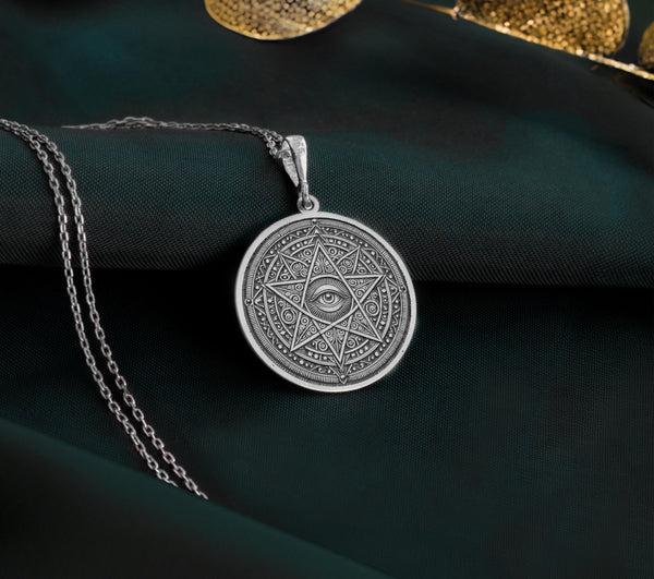 925 sterling silver eye necklace featuring a star motif and intricate geometric details with a protective all seeing eye design. A meaningful spiritual pendant perfect as a thoughtful gift or everyday accessory for men and women.