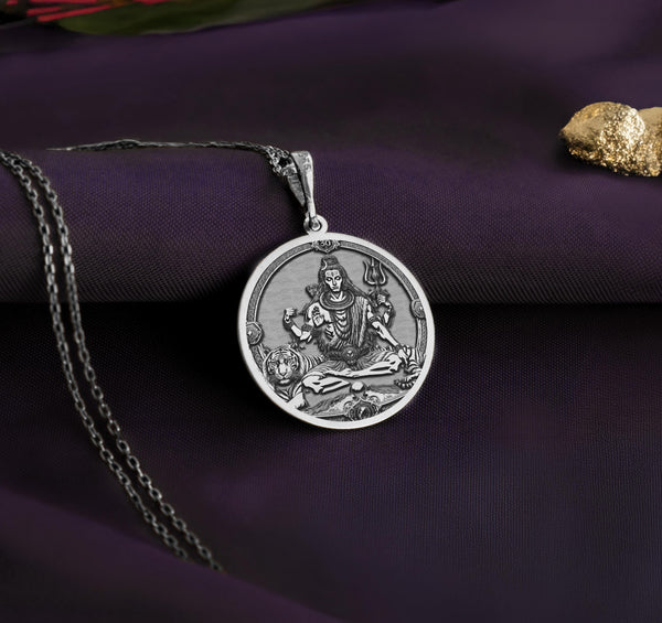 Check out this Shiva pendant necklace in 925 sterling silver. The round pendant’s got an antique-style Lord Shiva vibe, keeping it spiritual and low-key. It’s unisex, lightweight, and perfect for casual or religious flex. If you’re into Hindu traditions, this one’s a no-brainer