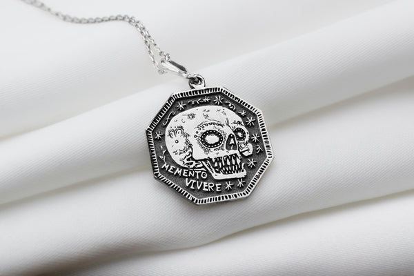 14K Solid Gold Vanitas Memento Mori Necklace, Memento Mori Vivere Gold Medallion,Silver Memento Mori Vivere Rose Gold Charm Locked Pendant