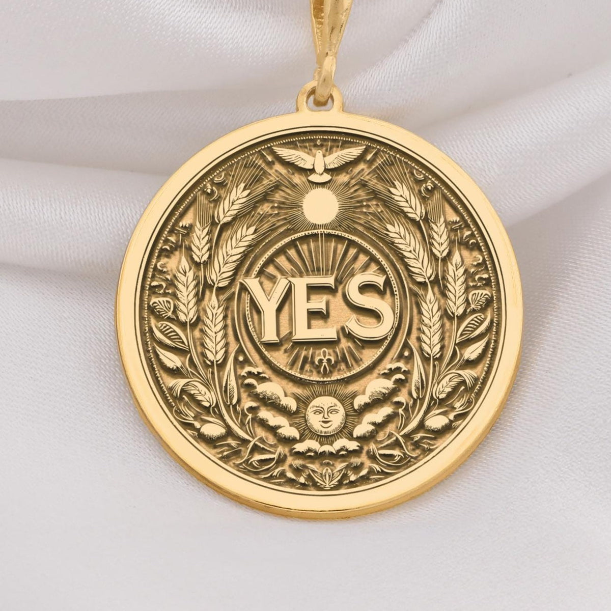 Mona Lisa Tarot Pendant Necklace: 14K Gold Personalized Famous Art History Charm, Museum Jewelry - View 2
