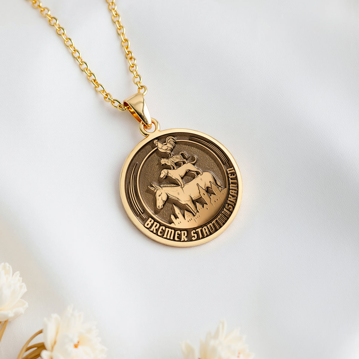 Gold plated Bremen Musicians Grimm Fairy Tale Pendant: round  Bremen Musicians Grimm fa...