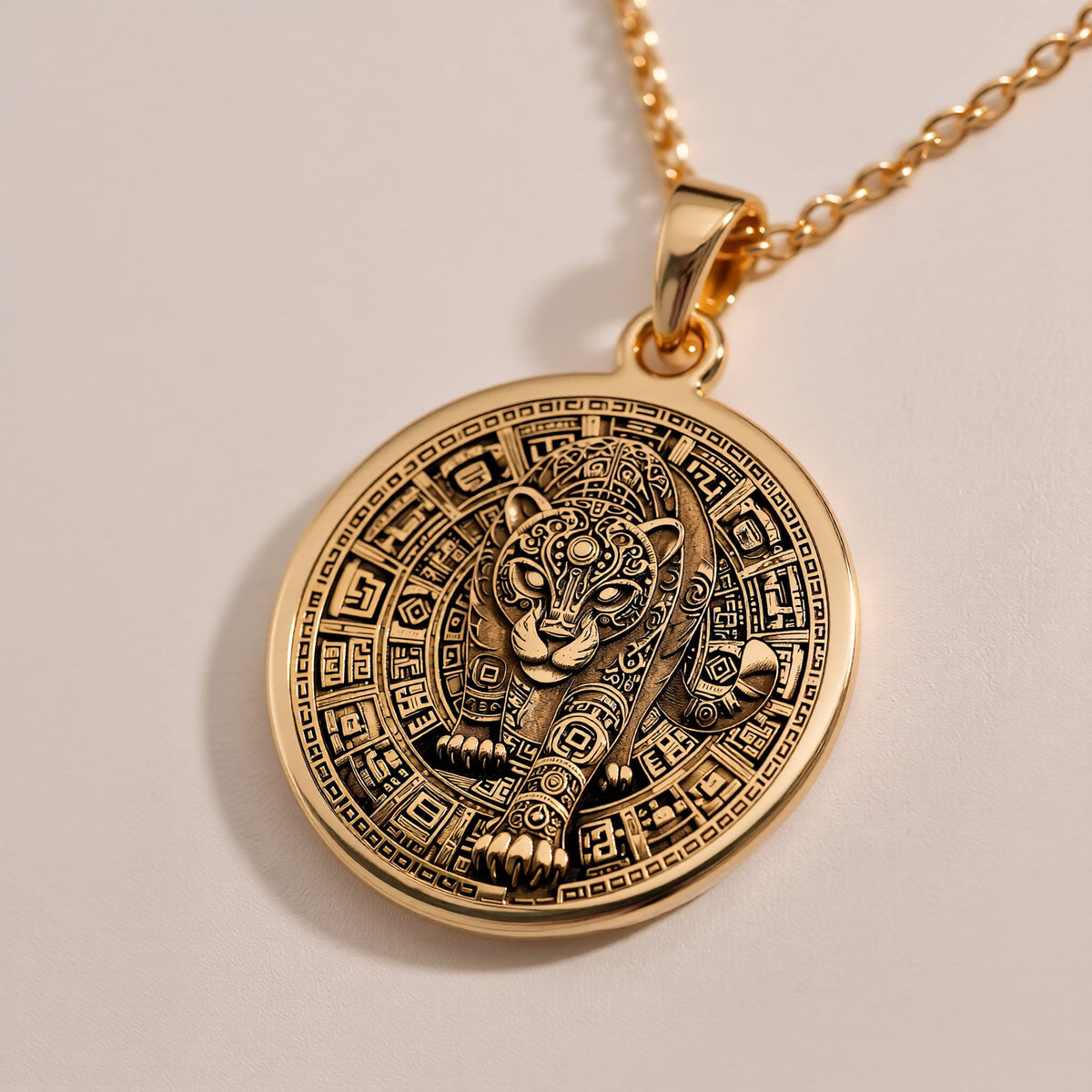 Pendant and chain size chart for handmade necklaces. The guide shows both round and rectangular tarot card style pendant sizes, from 14mm to 35mm, with inch conversions and comparisons to US and Euro coins for scale. A second diagram illustrates how chain lengths from 14 to 26 inches rest on the neck.