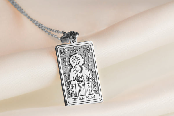 The magician tarot charm necklace - silver the magi