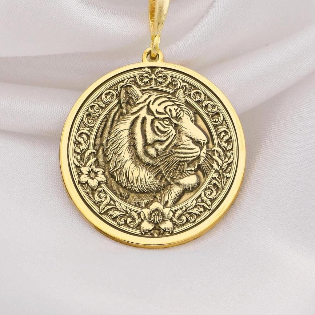 14k Solid Gold Tiger Necklace featuring an elegant medallion pendant. Perfect for animal lovers, zodiac enthusiasts, or as a meaningful gift for women. Stylish and durable, this luxurious gold necklace symbolizes courage, strength, and luck.