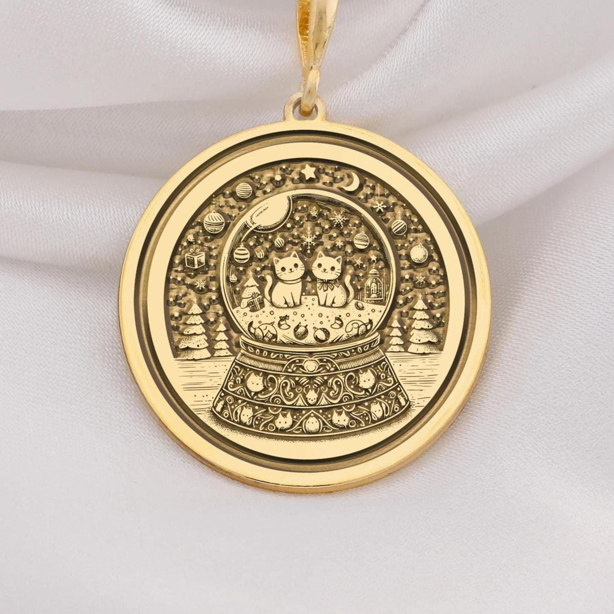 14K solid gold snow globe pendant featuring two cats inside a detailed coin-style medallion. Perfect gift for cat lovers and jewelry enthusiasts, handmade and adjustable for any outfit.