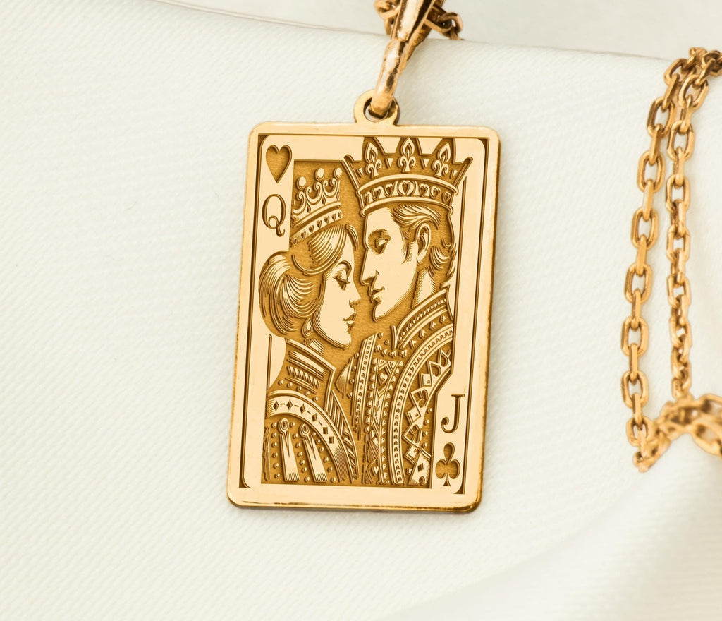 Jack of Clubs and queen of hearts chain, real gold Playing card couple card necklace, Couple playing card gift, Solid Gold Couple Card Gift, Gift for her, Gift for him, Gift for lovers, gift for lovers , Couple charm pendant. Valet and queen chain