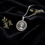 Medusa Gorgon Snake Hair Pendant Necklaces 925 925 Sterling Silver sterling silver portrait pendant with a circular wreath frame necklace
