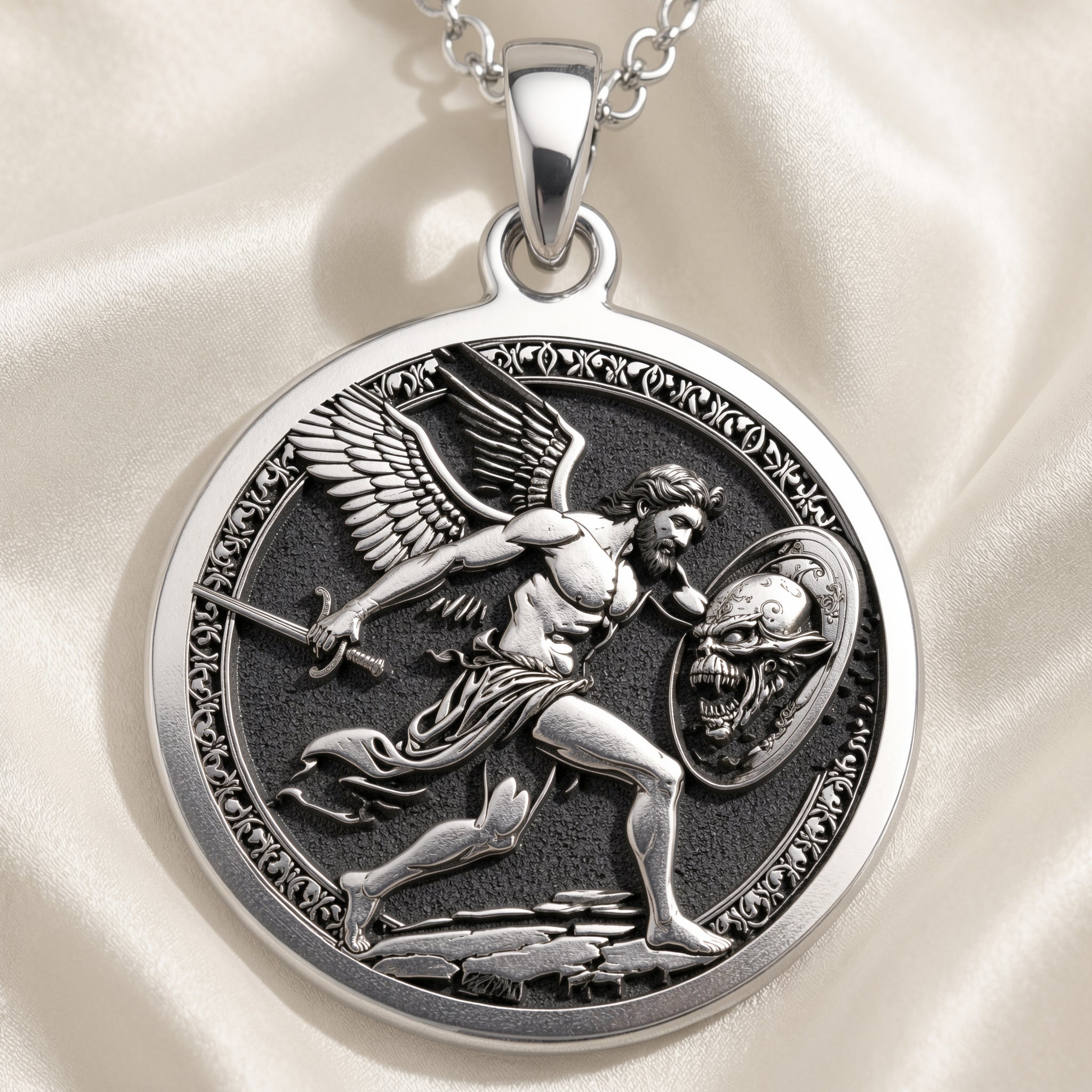 Perseus Griechische Mythologie Halskette | Silber & Vergoldete Optionen - Antiker Mythologie Schutz Talisman