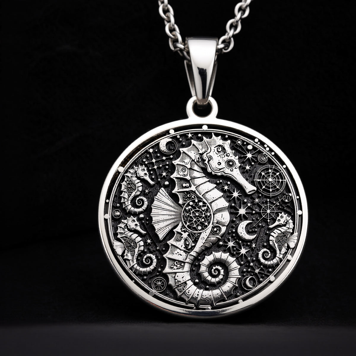 925 sterling silver Seahorse Nautical pendant, detailed view 6.