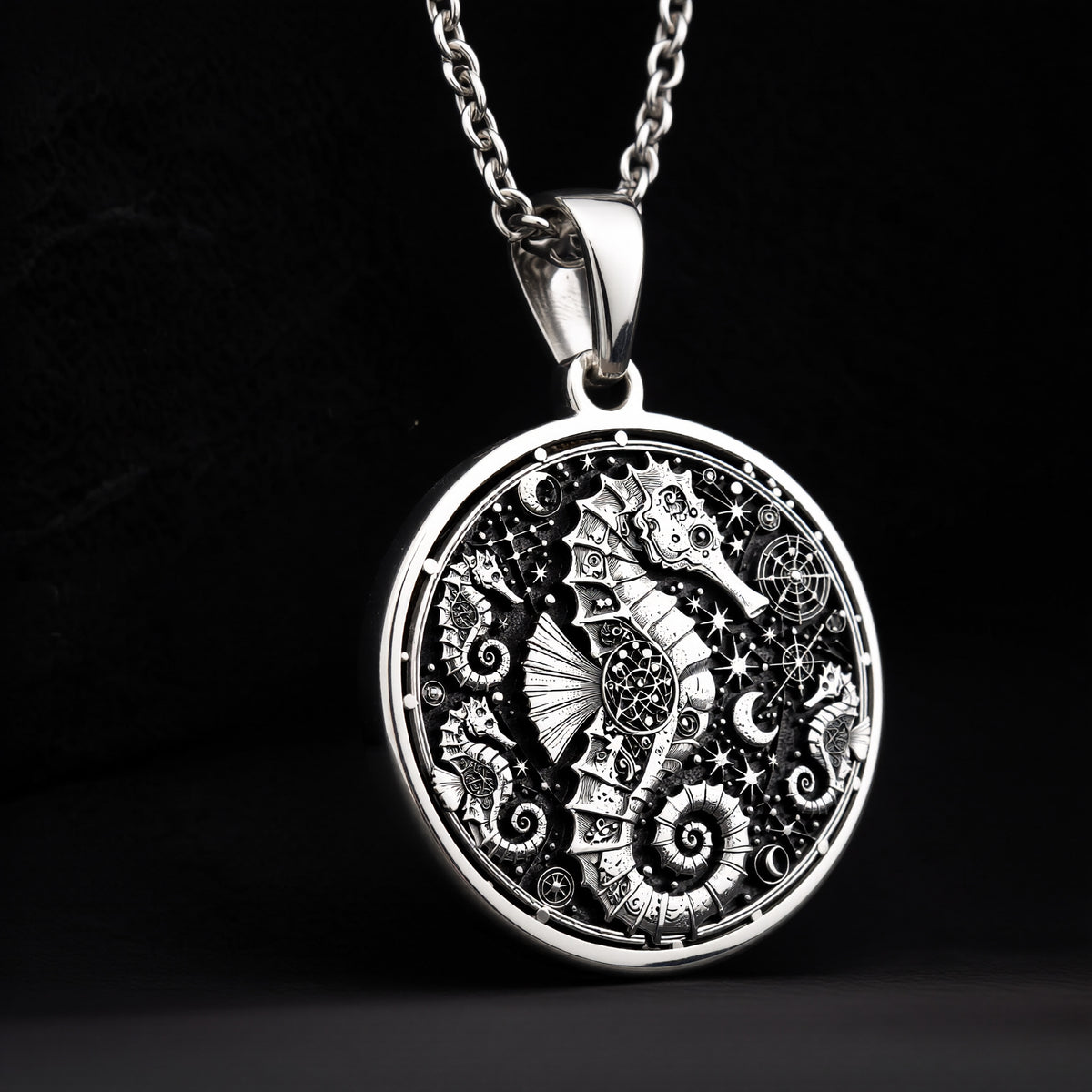 925 sterling silver Seahorse Nautical pendant, detailed view 7.