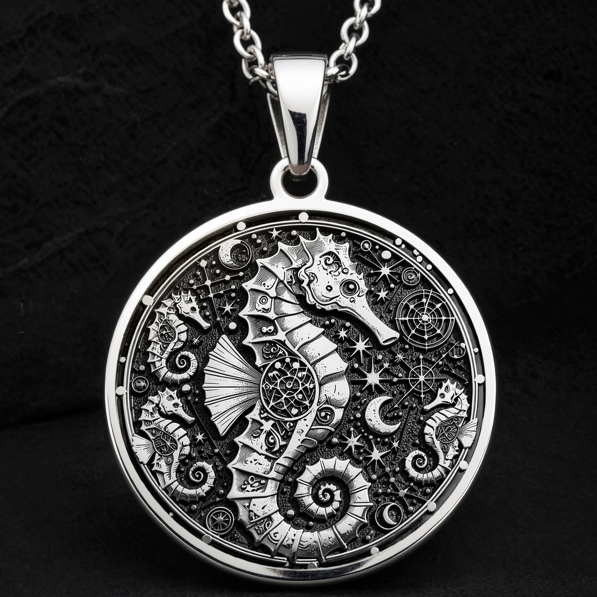 925 sterling silver Seahorse Nautical pendant, detailed view 8.