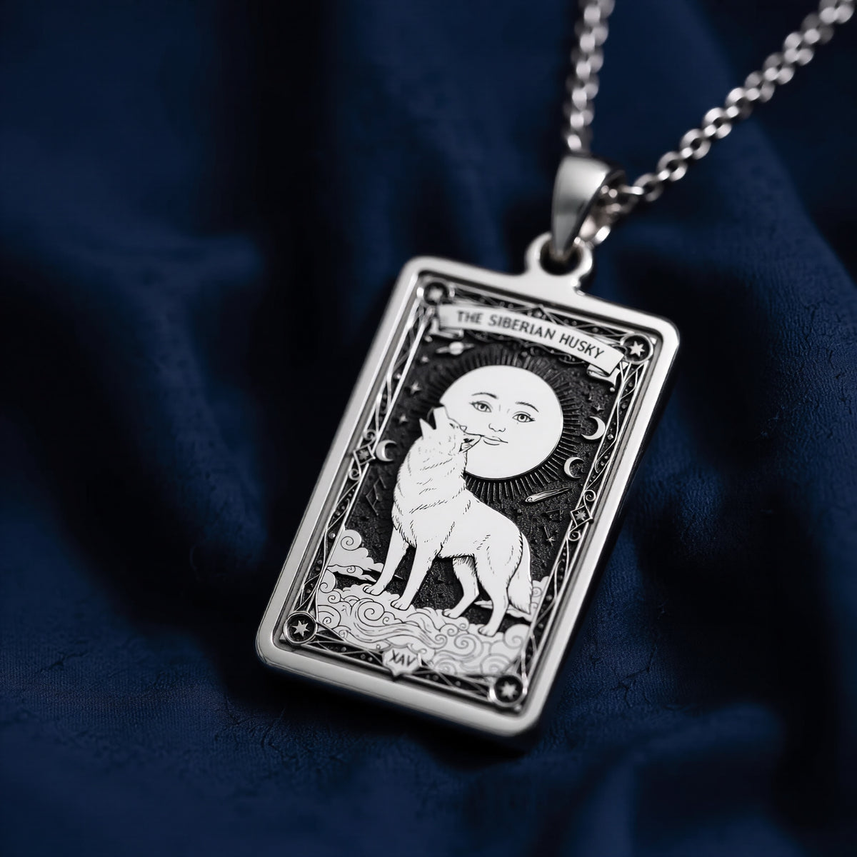 A personalized 925 sterling silver Siberian Husky necklace. This gift celebrates the energetic heart of the Husky, a cherished pet memorial keepsake.