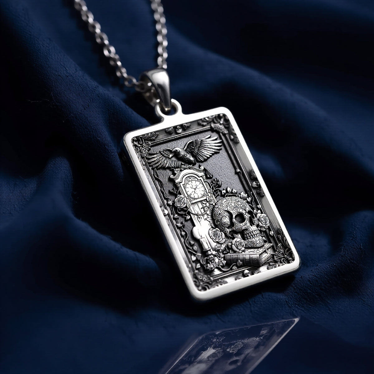 925 sterling silver Skull Tarot Pendant pendant featuring a detailed design.