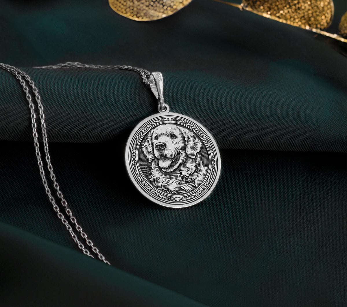 Golden Retriever Dog Pendant Necklace Necklaces 925 925 Sterling Silver dog portrait pendant necklace with round shape and detailed engraving.