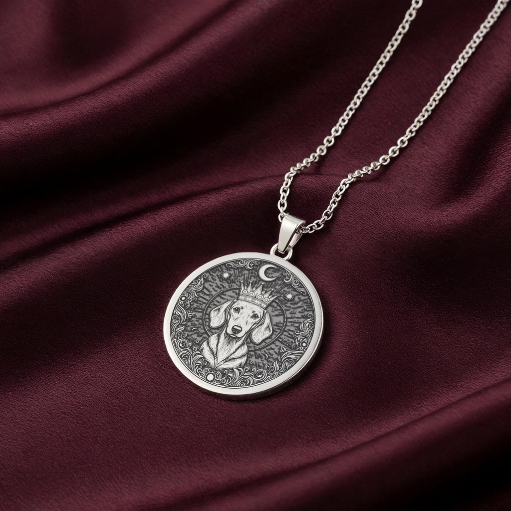 A personalized 925 sterling silver Dachshund necklace. This whimsical gift celebrates the unique spirit of the breed, a cherished keepsake for a dog lover.