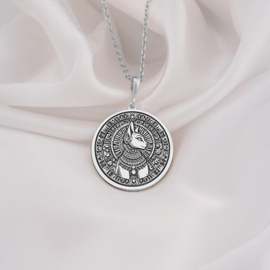 925 Sterling Silver Bastet Pendant Necklace, inspired by the Egyptian Cat Goddess. A detailed and symbolic talisman, suitable for both men and women, reflecting ancient mysticism and perfect for gifting on special occasions.